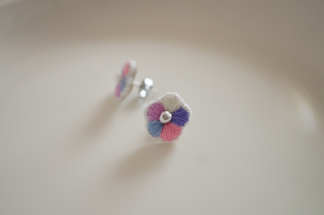 刺繍ピアス